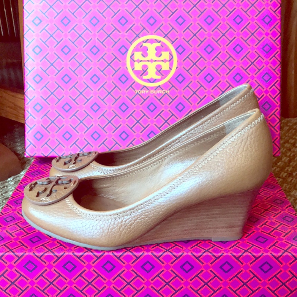 Tory Burch ( Sally )